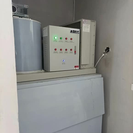 500公斤片冰機交付四川達州某超市