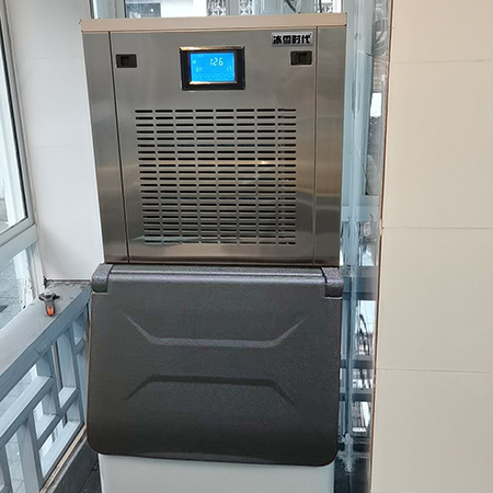 150公斤雪花制冰機分體式交付江蘇蘇州某餐飲店