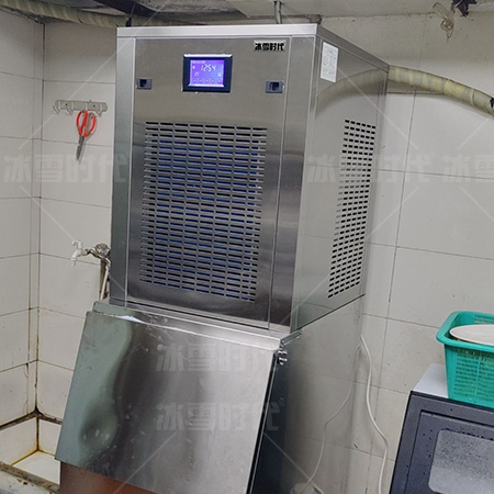 200公斤雪花制冰機(jī)交付廣東深圳某連鎖火鍋店