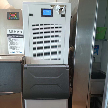 200公斤雪花制冰機(jī)交付福建廈門(mén)某海鮮店