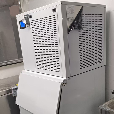 300公斤純雪花制冰機(jī)交付廣東某海鮮姿造