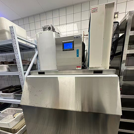 1噸片冰機(jī)交付泉州某連鎖火鍋店