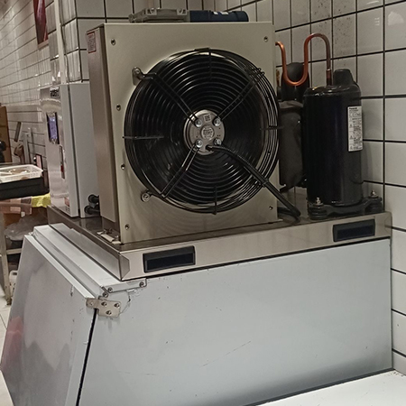 200公斤片冰機(jī)交付某浙江某火鍋店